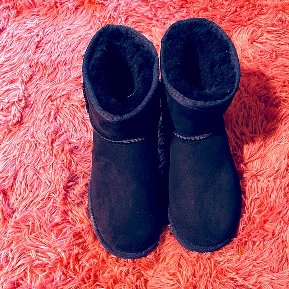 Ugg short boots - Picture 1 of 6